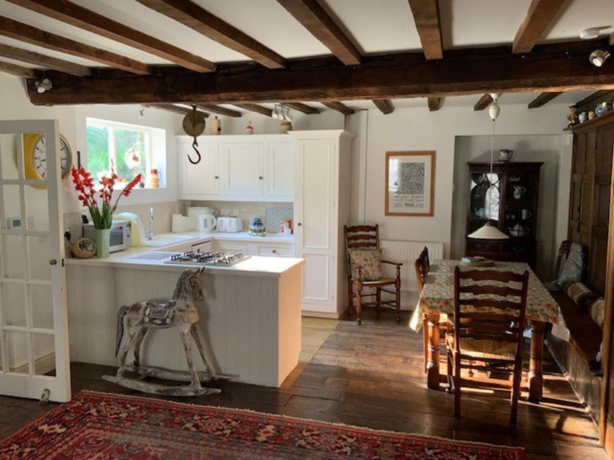 Pass The Keys Magical Period House In The Heart Of Ludlow Buitenkant foto